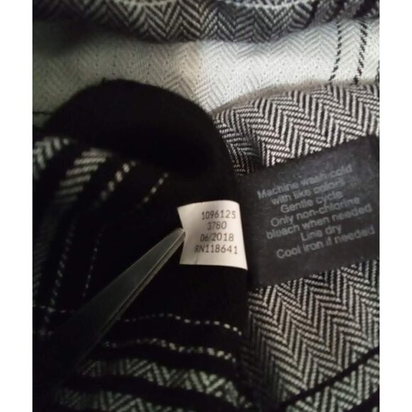 LANE Bryant Black & White Smocked Plaid Bell Sleeve Blouse Sz 16 - Picture 9 of 9
